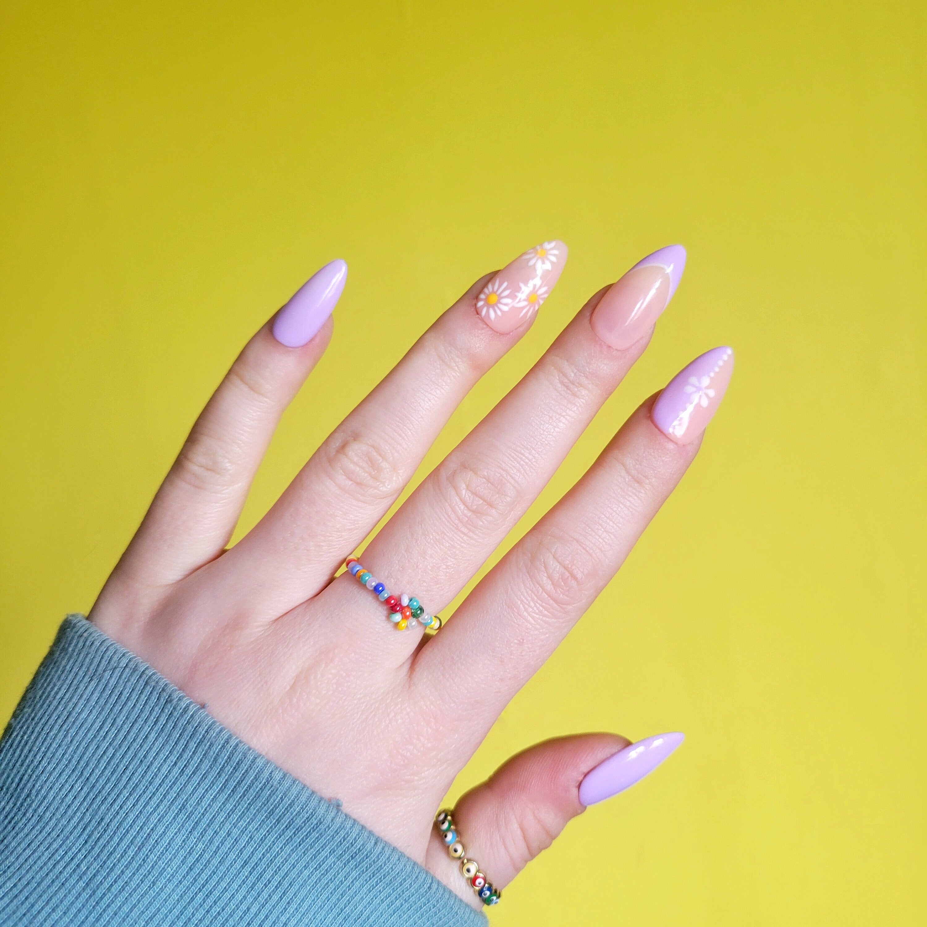 Press on nails Faux ongles motifs printanier fleurs et mauve pastel