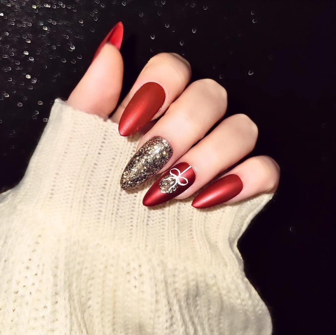 Press On Nails Noël rouge matte métallique et or décoration de Noël