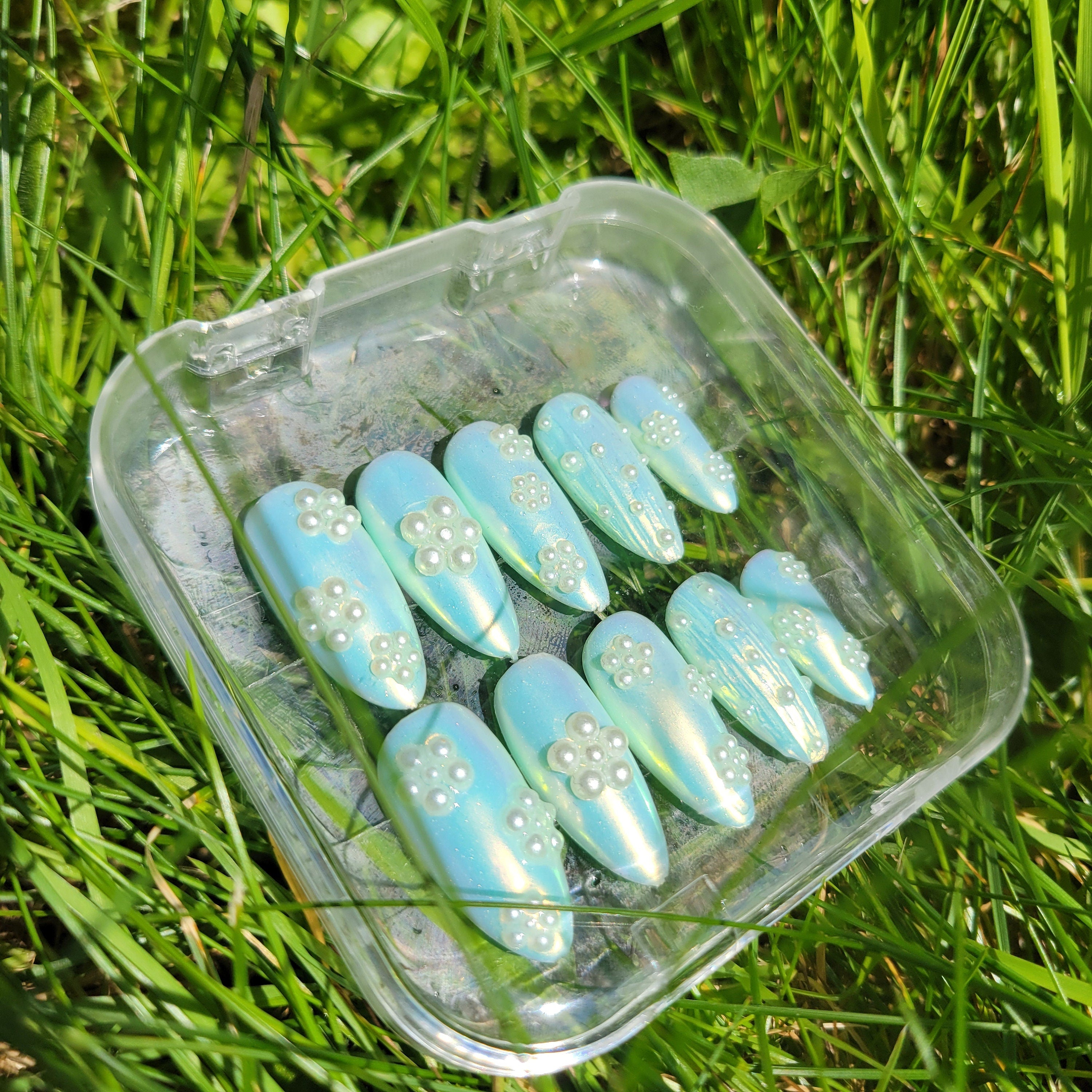 Press on nails Faux ongles fleurs en perles printemps