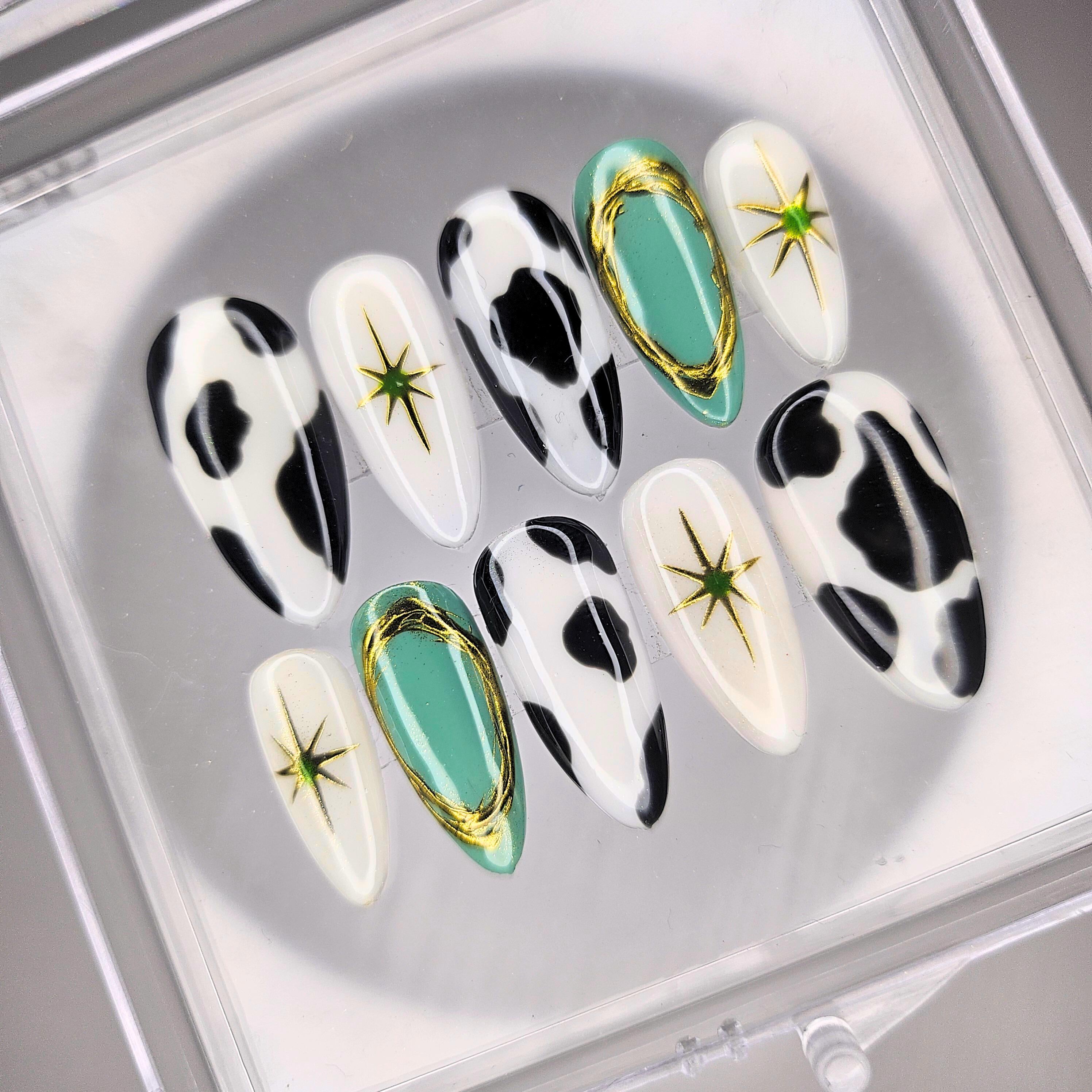 Press on nails Faux ongles cosmic cow spring gold printemps chrome vache or