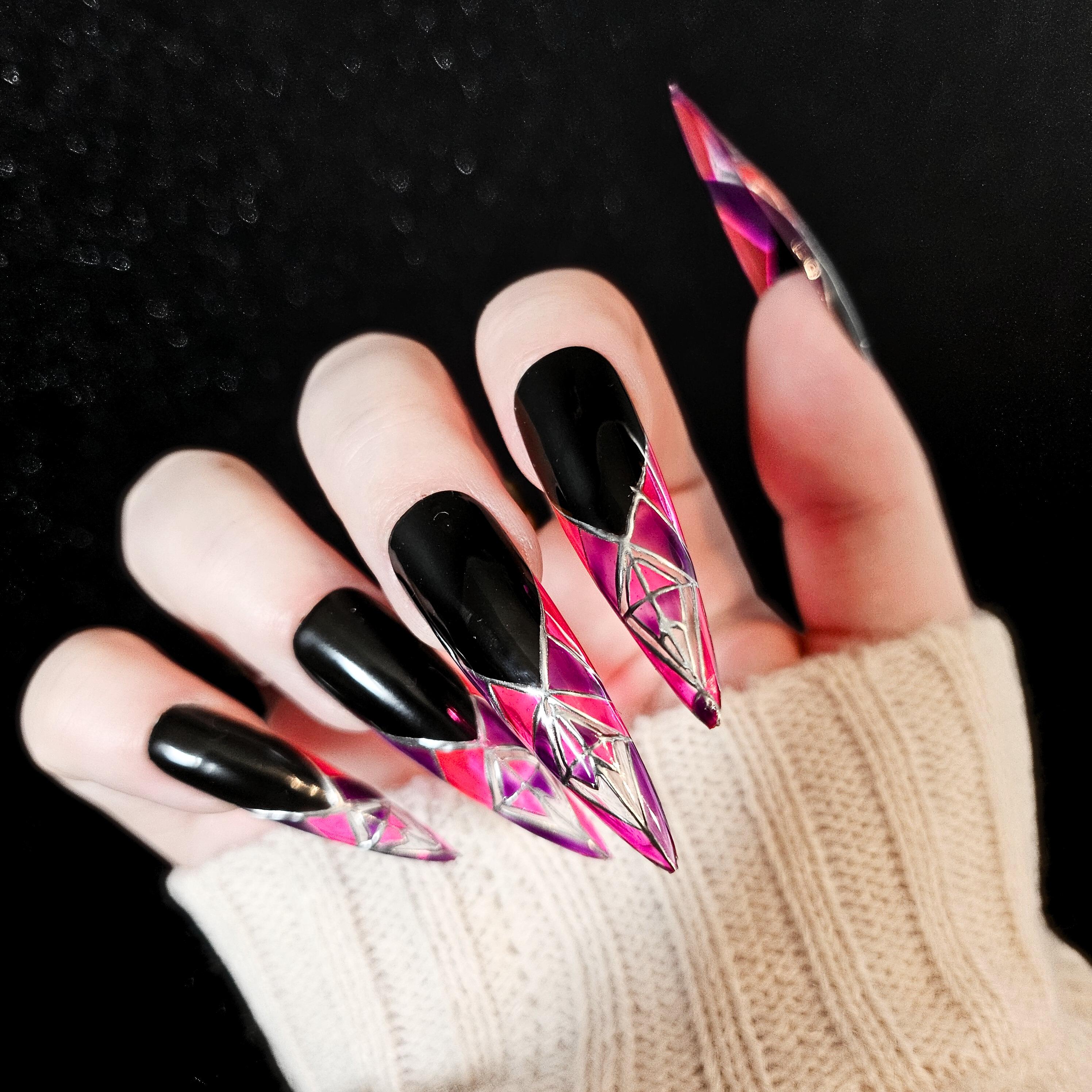 Press on nails Faux ongles violet rose transparent Saint Valentin 2025 valentine's day  heart and Silver vitraux stained glass Window